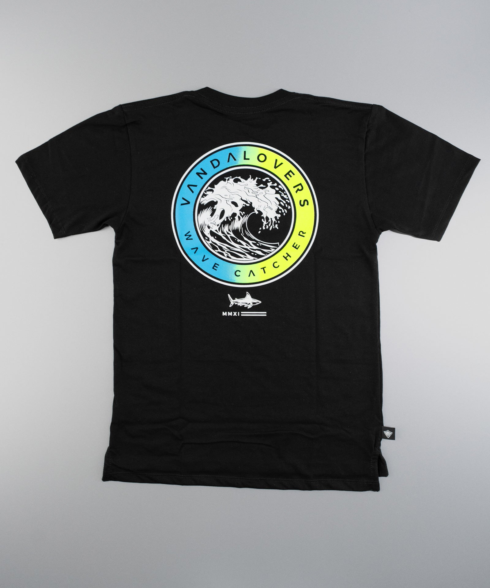 Camiseta-Nino-Wave-Catcher-Black-AZYW-Respaldo_7adf64f1-b469-4781-9678-181bd3384666.jpg