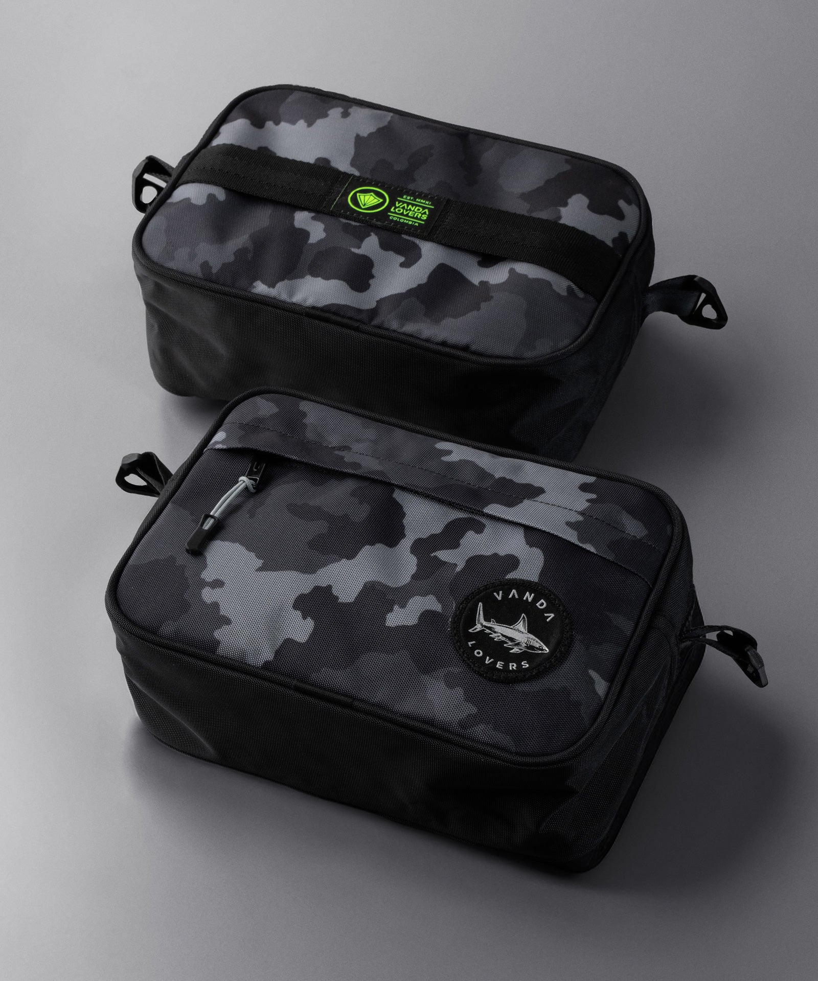Canguro-Crossbody-Camo-Yw-Diagonal_7487eae3-d983-414f-b1e8-06ddd7c61172.jpg