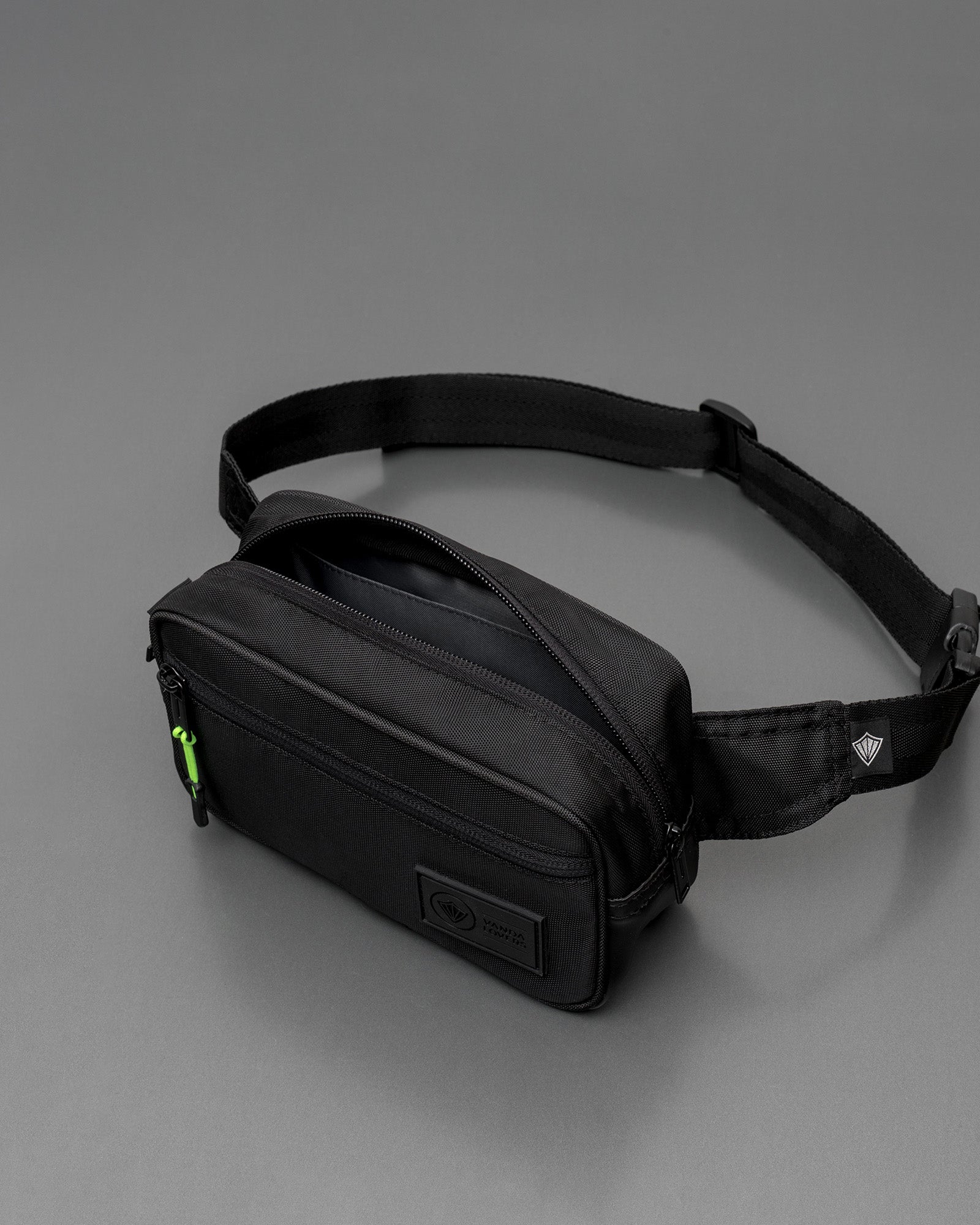 Canguro Travel Black BK