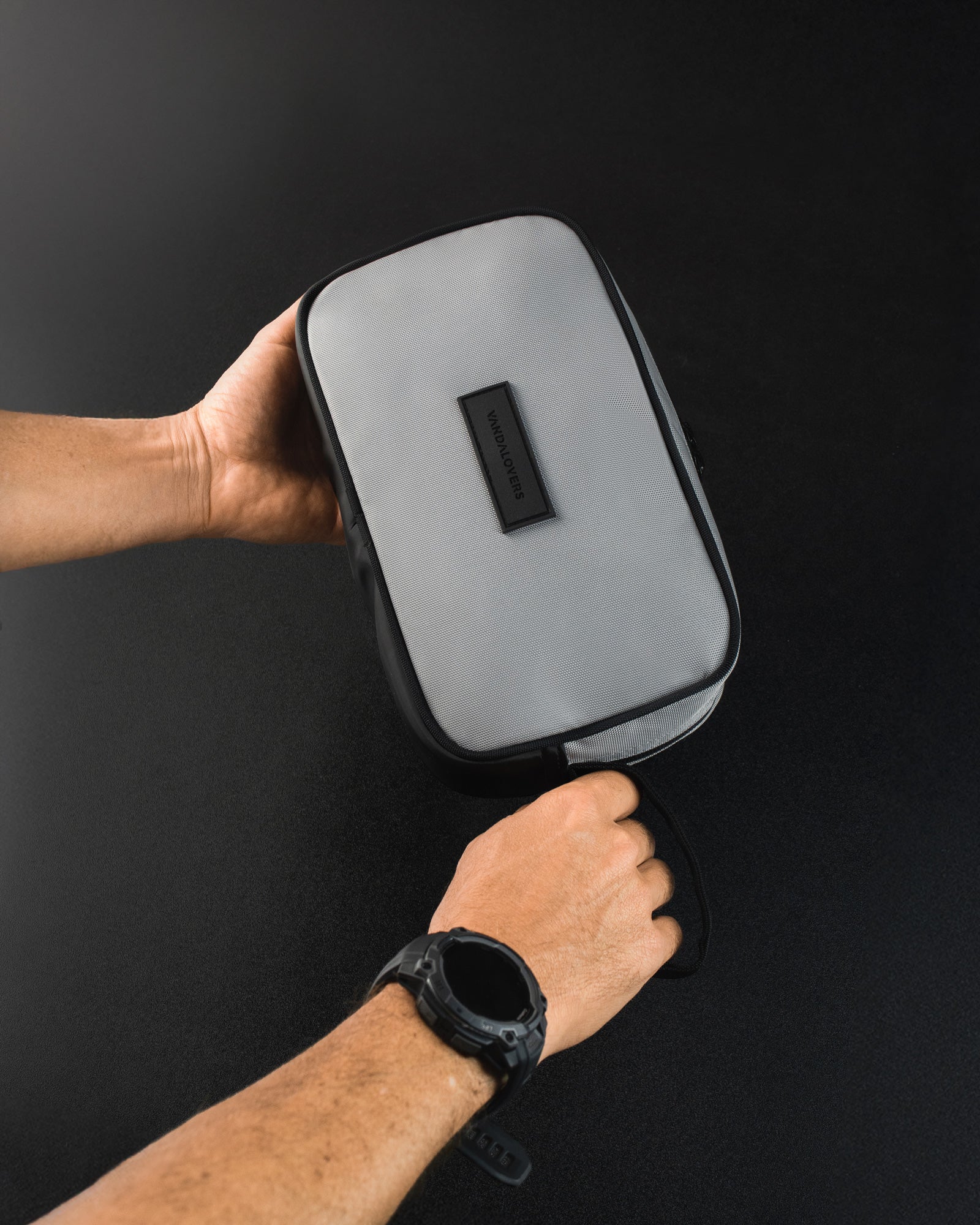 Estuche Travel Clasico Vertigo Gray