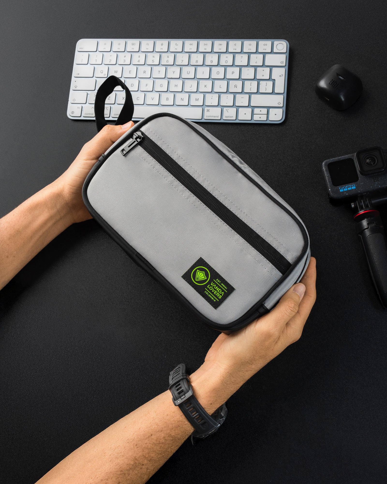 Estuche Travel Clasico Vertigo Gray