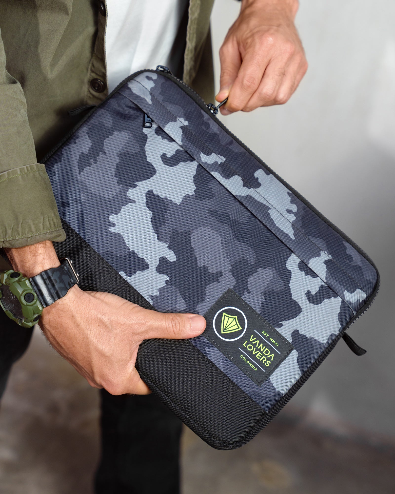 Funda Portátil Icon Camo YW