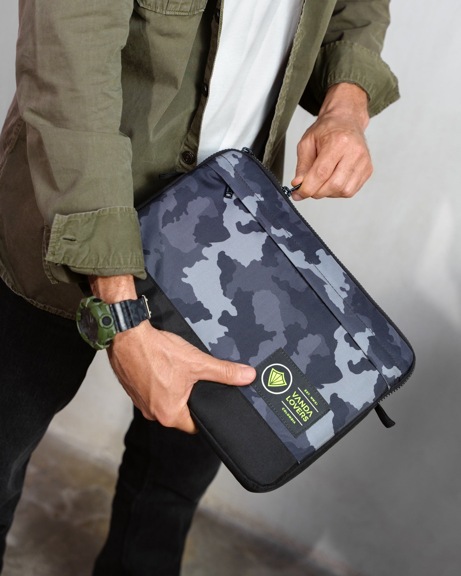 Funda Portátil Icon Camo YW