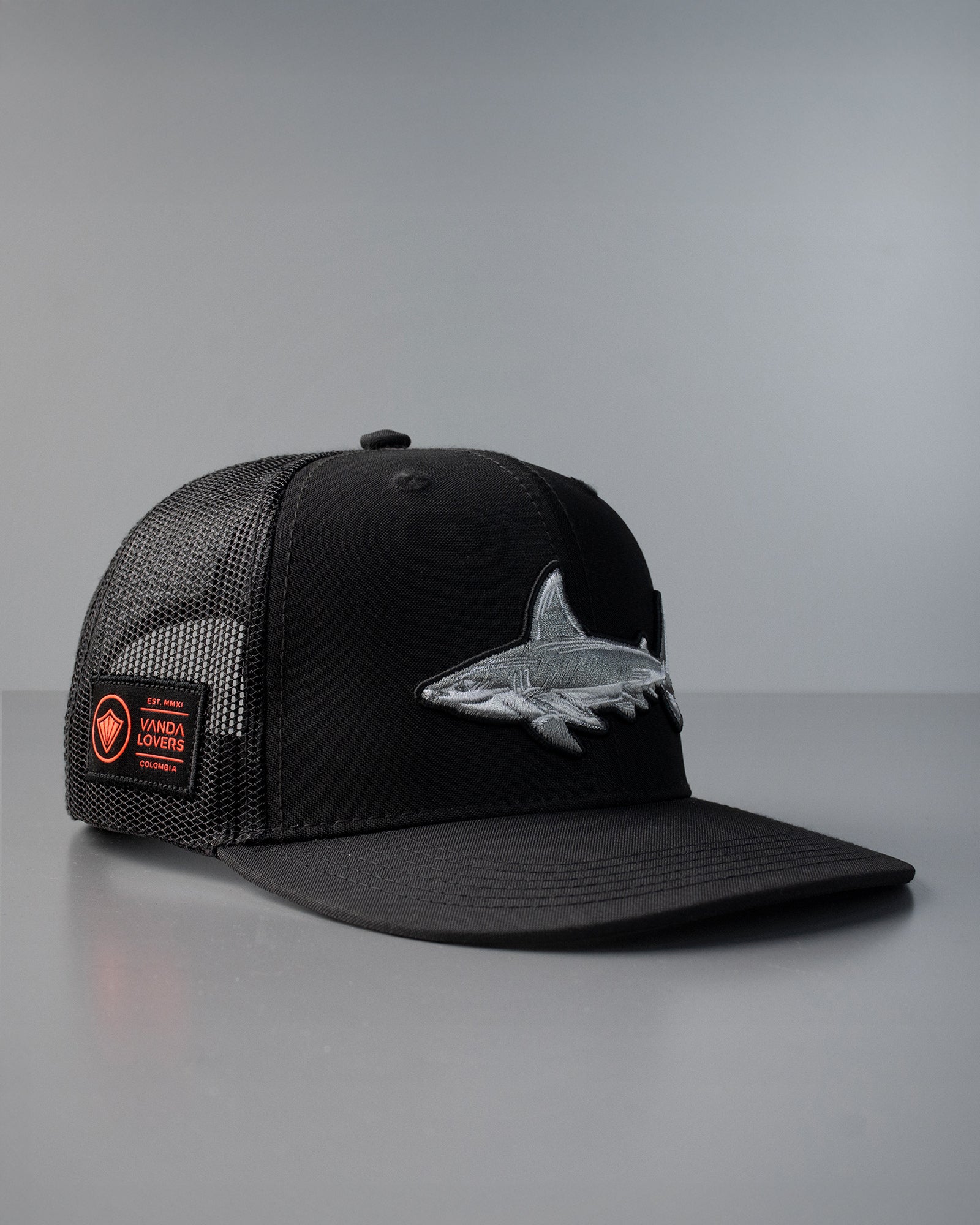 Gorra Trucker Shark SN 6P