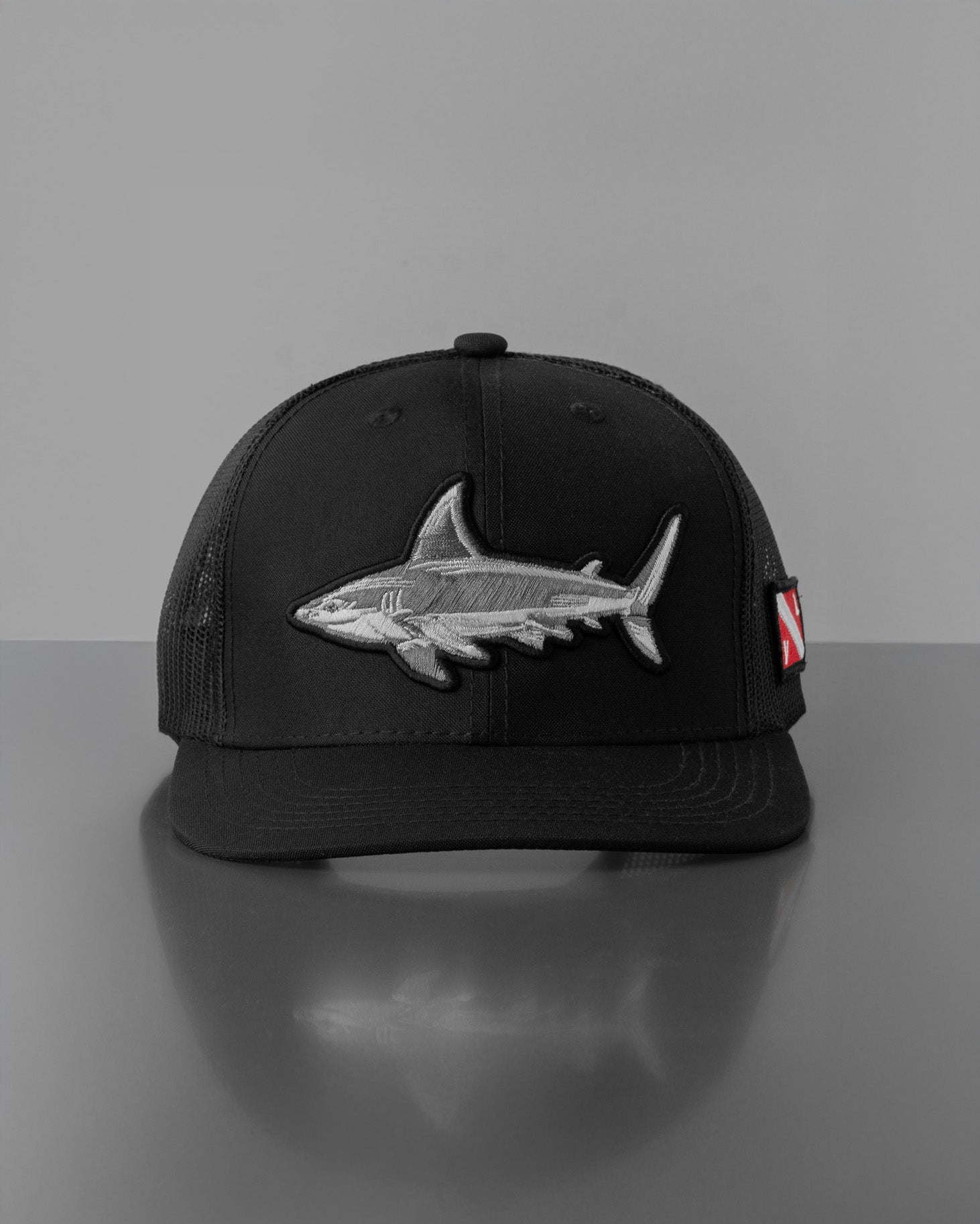 Gorra Trucker Shark 6P