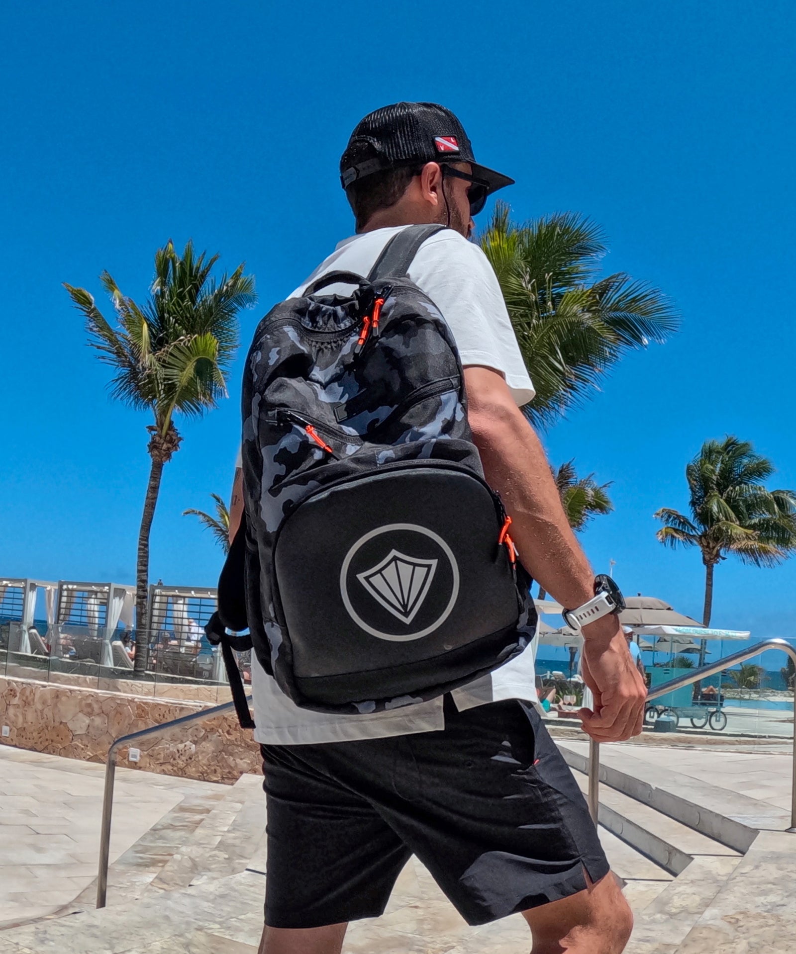Icon-Ultra-Greenwich-Mexico-Akumal-Portada.jpg