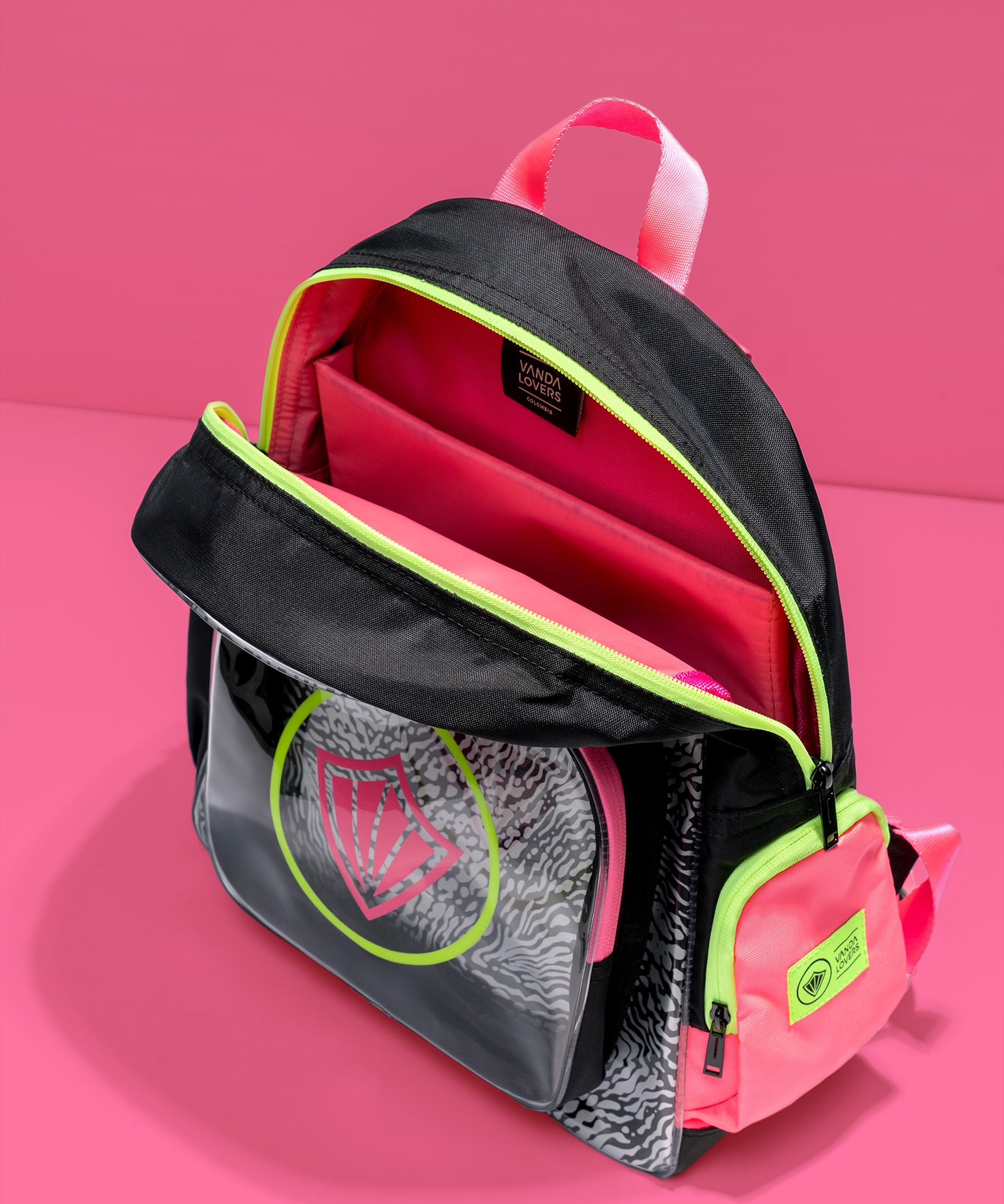Mini-Plus-Animal-Groove-Black-Pink-YW-Detalle_130ae5ba-e3f5-406b-a9cc-73dcca604681.jpg
