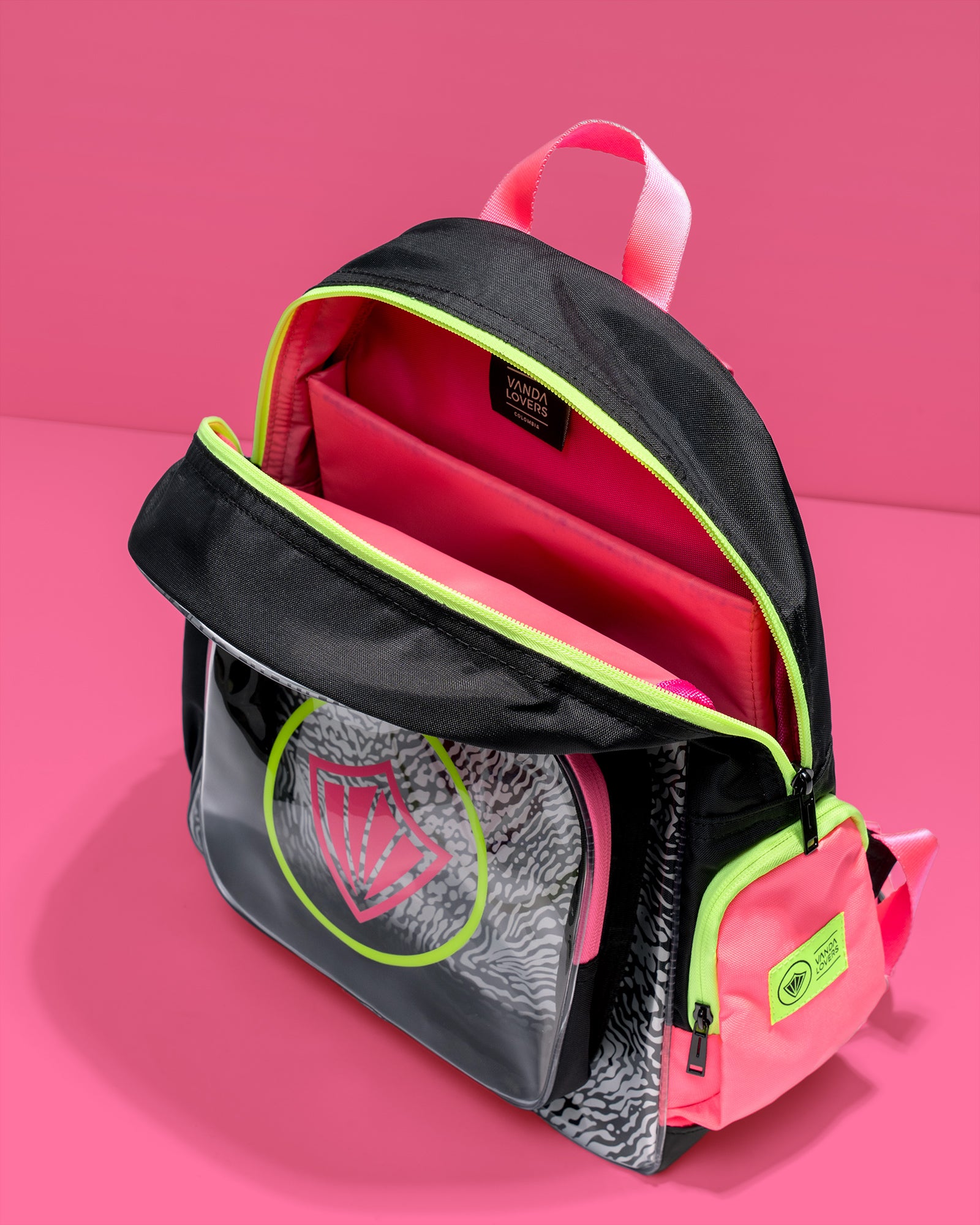 Mini-Plus-Animal-Groove-Black-Pink-YW-Detalle_130ae5ba-e3f5-406b-a9cc-73dcca604681.jpg