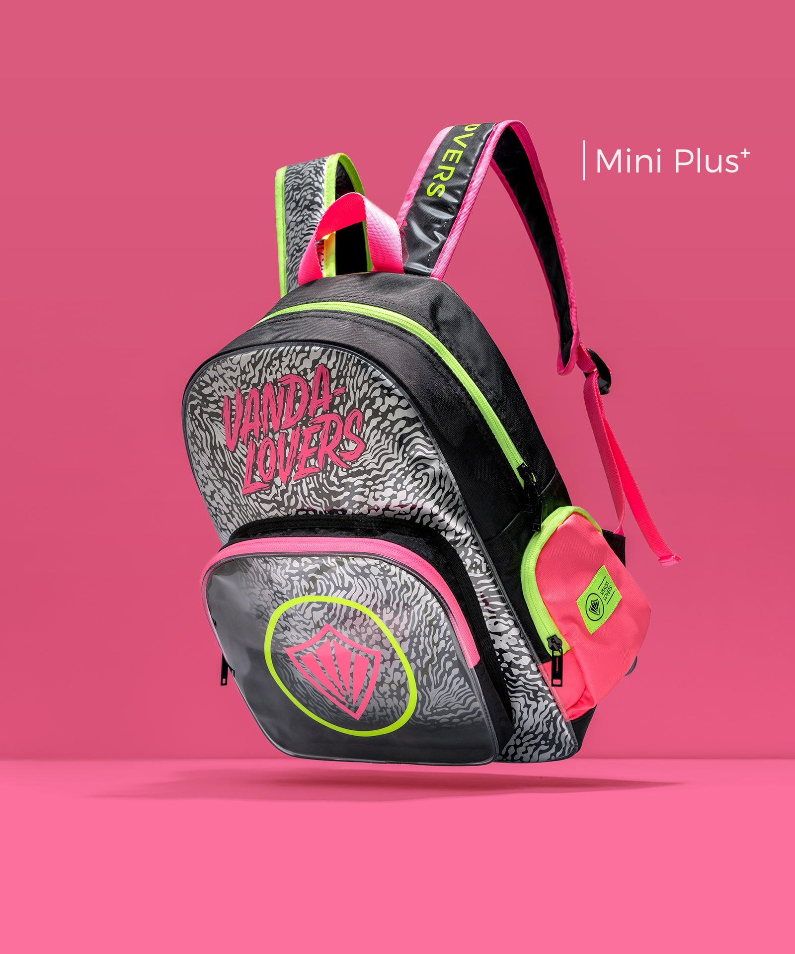 Mini-Plus-Animal-Groove-Black-Pink-YW-Diagonal-Flotante-2_68e3d6b0-161b-464b-a717-8c9ccd35eb33.jpg