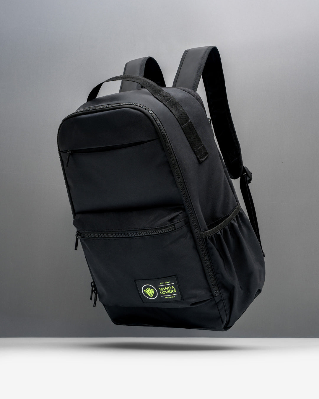 Morral-Expedition-Black-YW-Diagonal-Flotante.jpg
