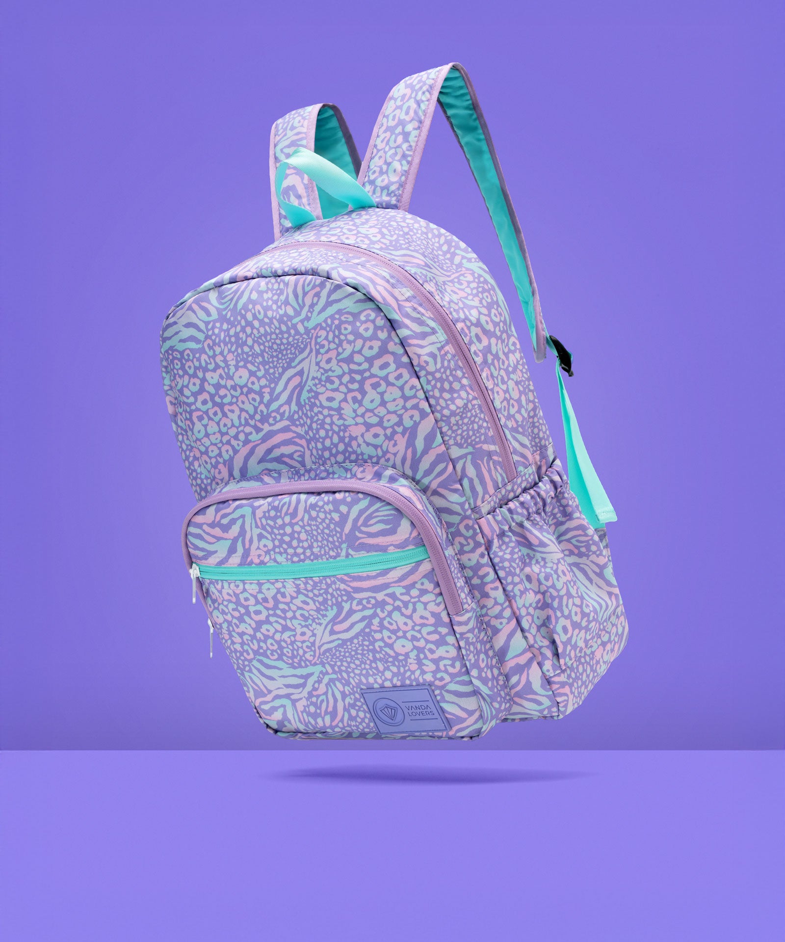 Morral-Levitate-II-Animal-Unicorn-Diagonal-Flotante.jpg