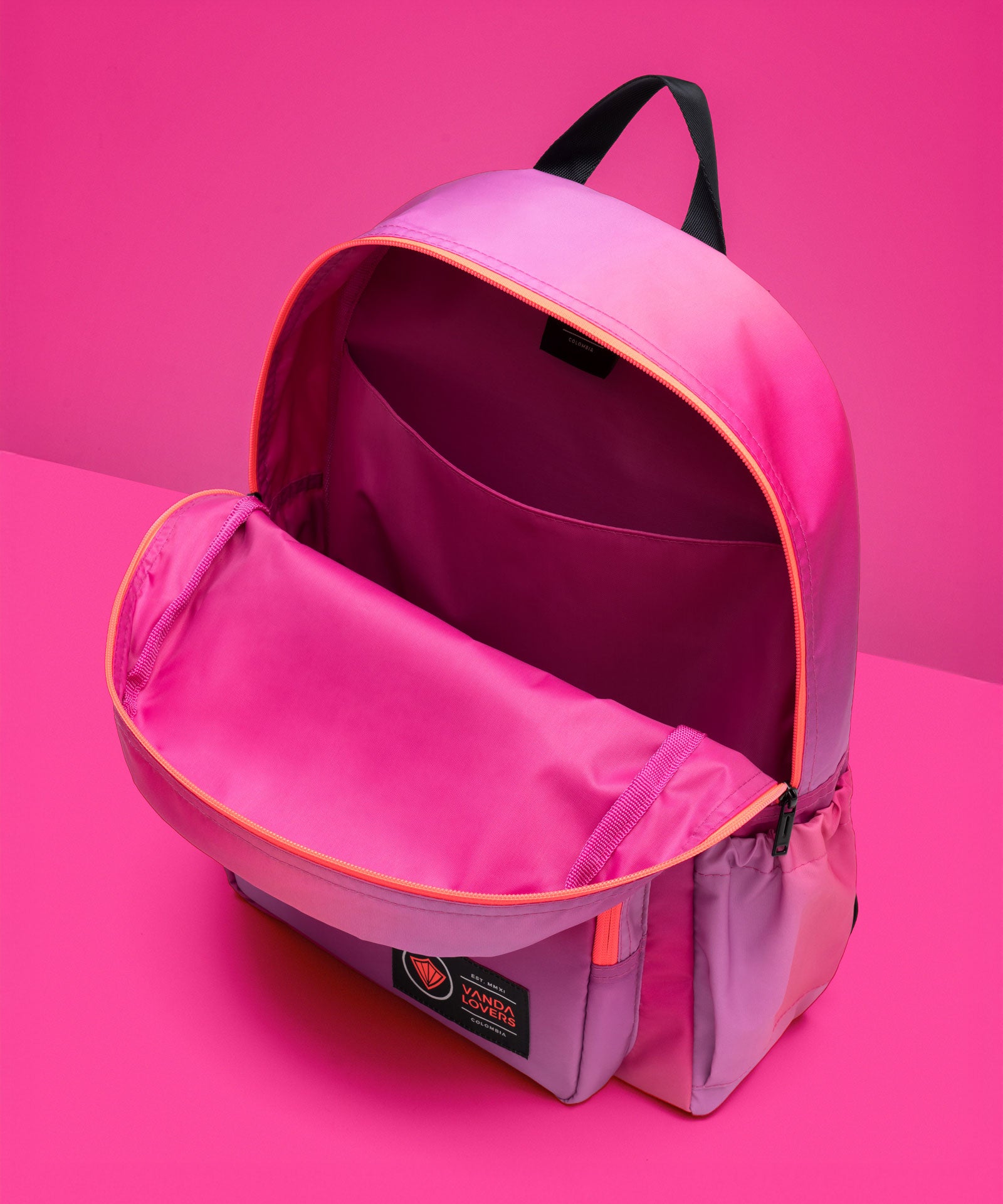 Morral-Levitate-II-Sunset-Diagonal-Abierto_ebb5e974-1d43-4f58-8d77-23de5d81d4f2.jpg
