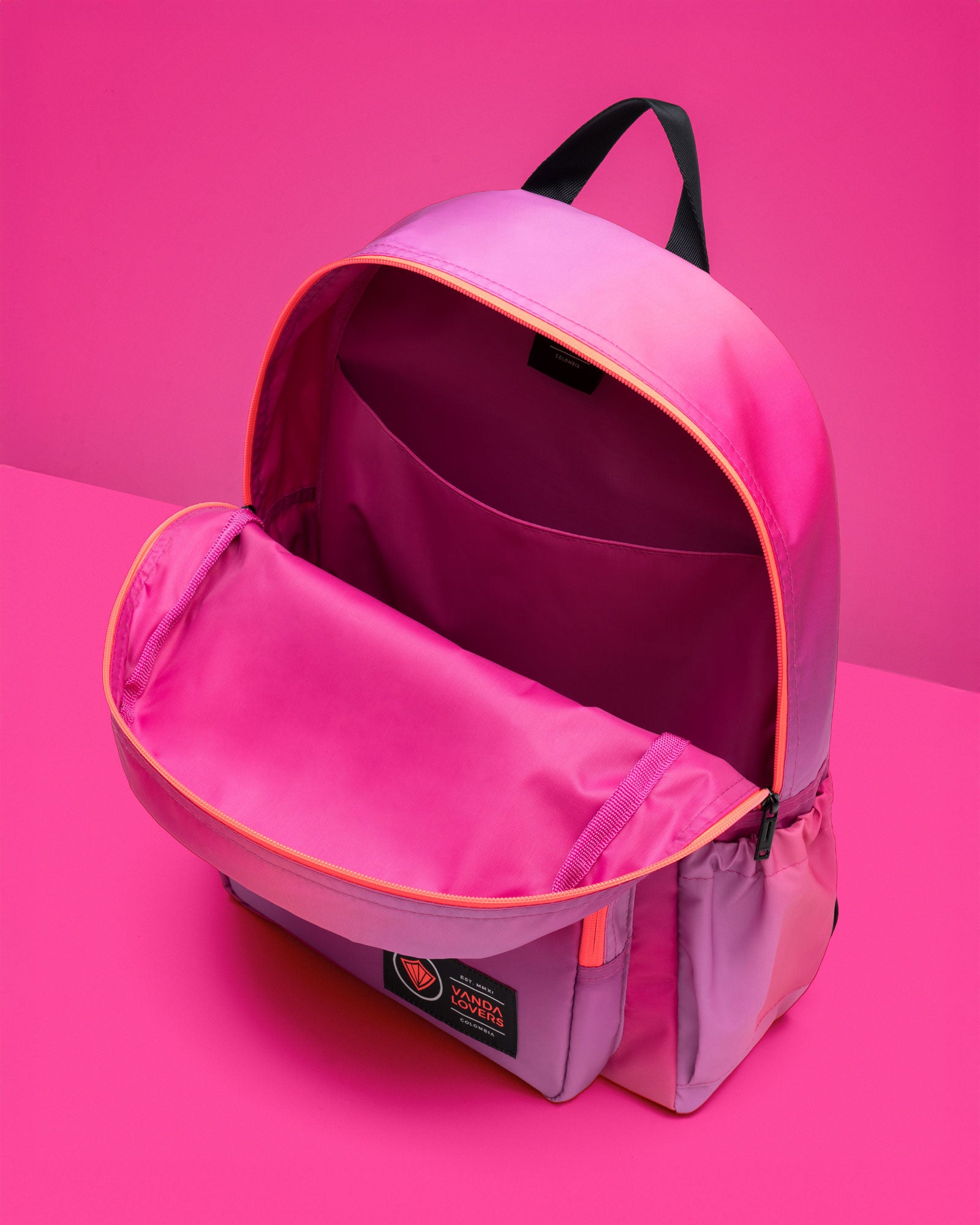 Morral-Levitate-II-Sunset-Diagonal-Abierto_ebb5e974-1d43-4f58-8d77-23de5d81d4f2.jpg