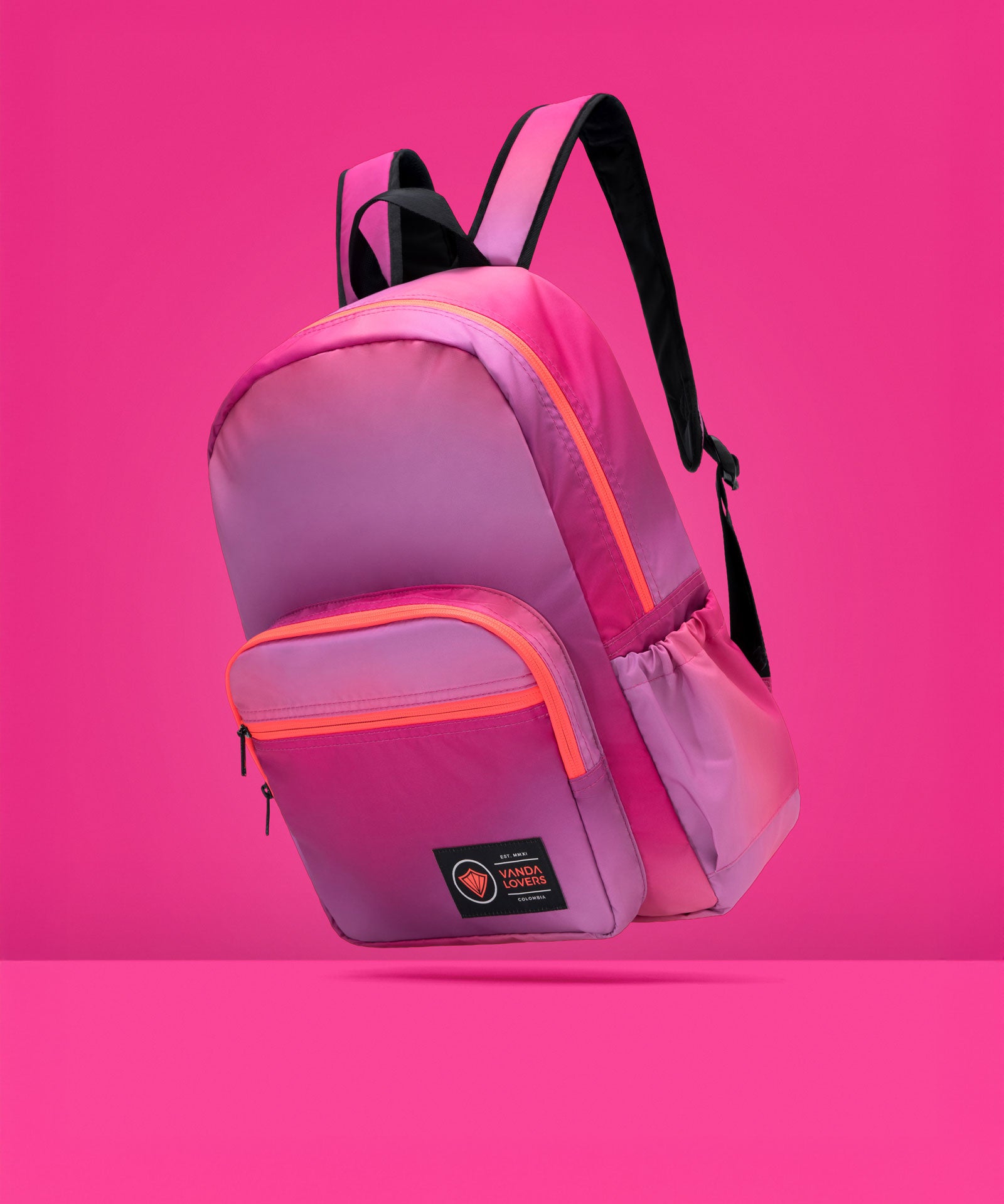 Morral-Levitate-II-Sunset-Diagonal-Flotante_b4690cf2-12e2-4fa7-bba6-c0017e8ec29d.jpg