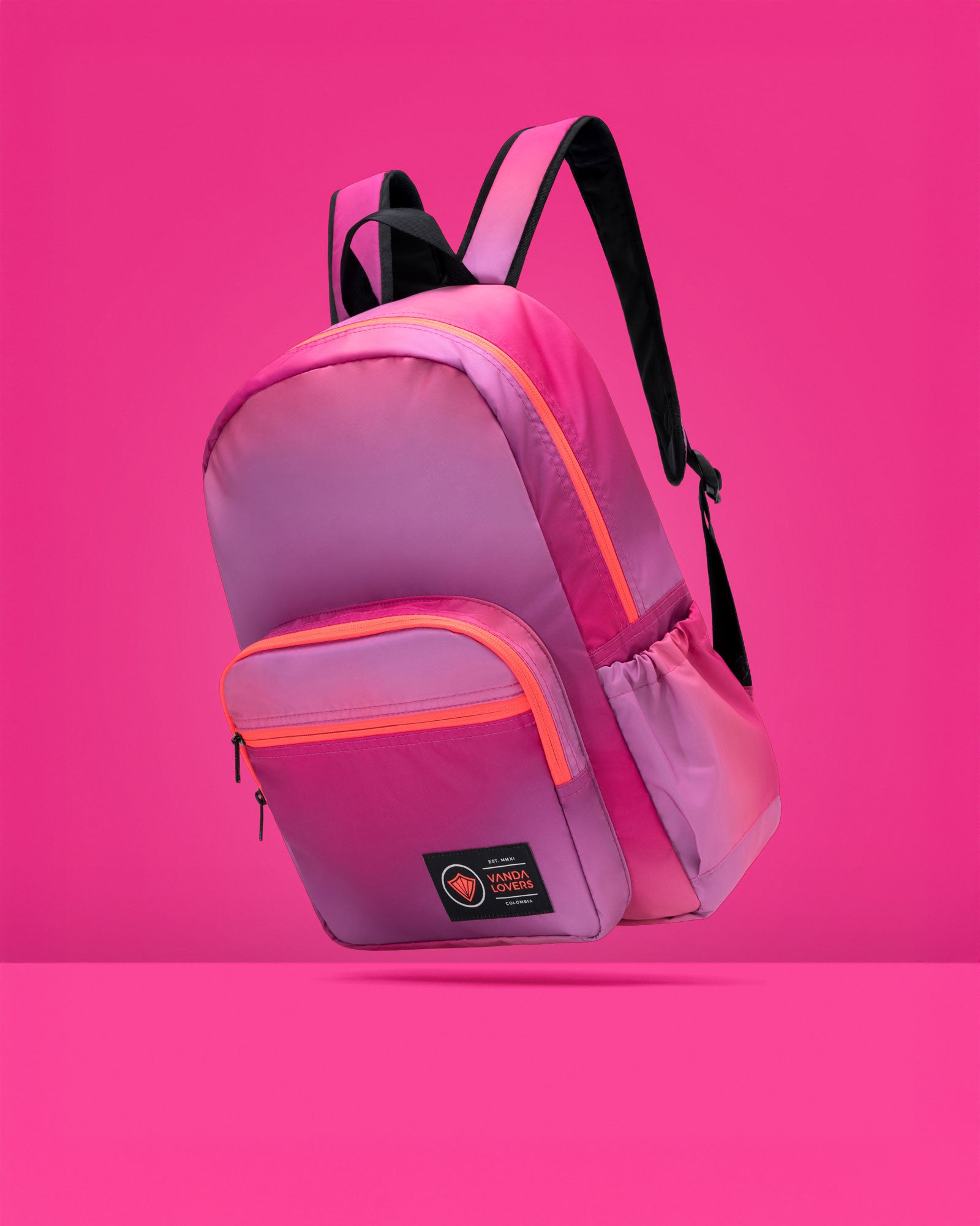 Morral-Levitate-II-Sunset-Diagonal-Flotante_b4690cf2-12e2-4fa7-bba6-c0017e8ec29d.jpg