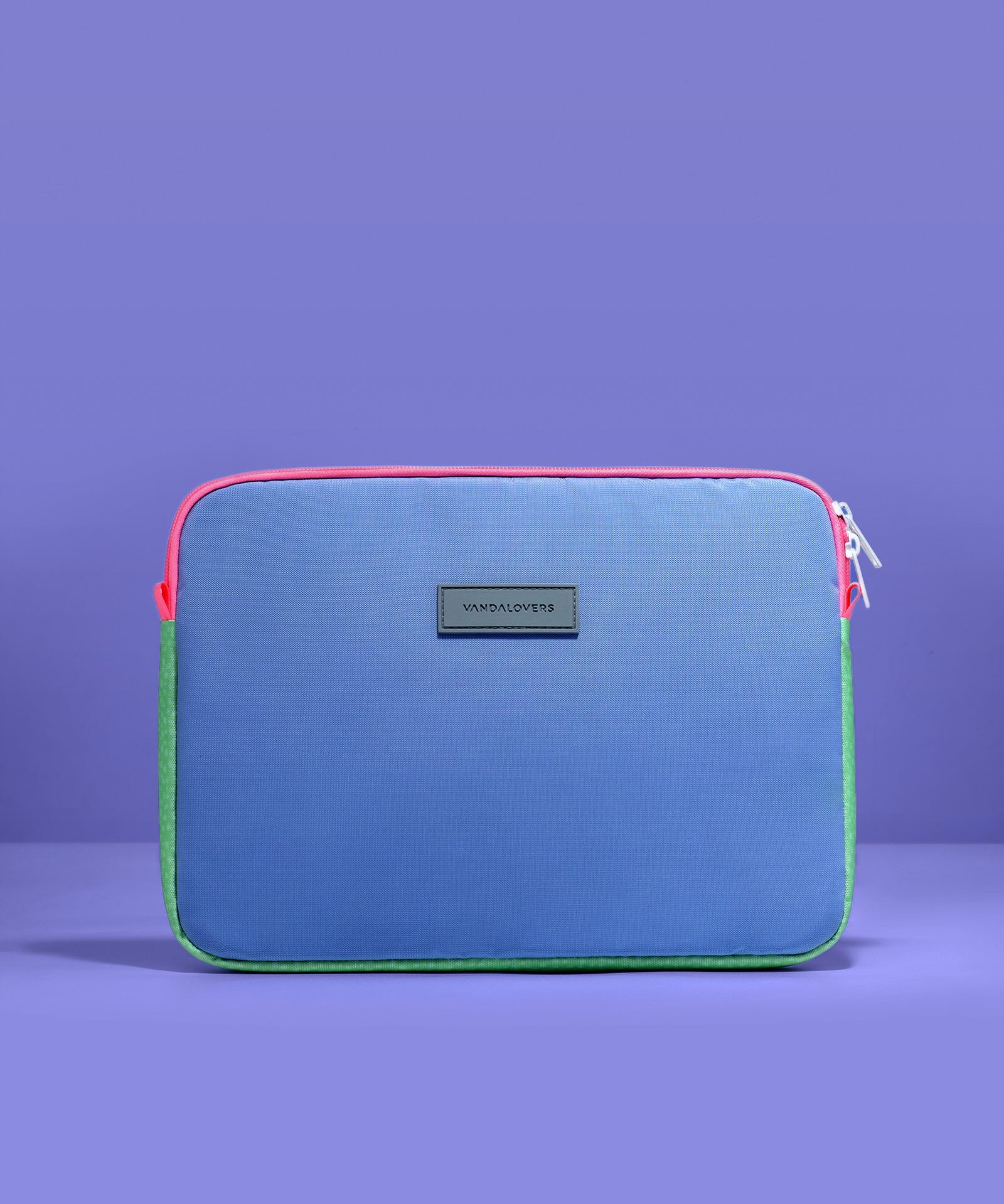 S_Funda-Savage-Violet-Blue-Respaldo.jpg